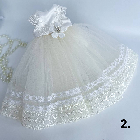 Платье  бальное, с кружевами и стразами, для куклы 32-34 см, кремовое
